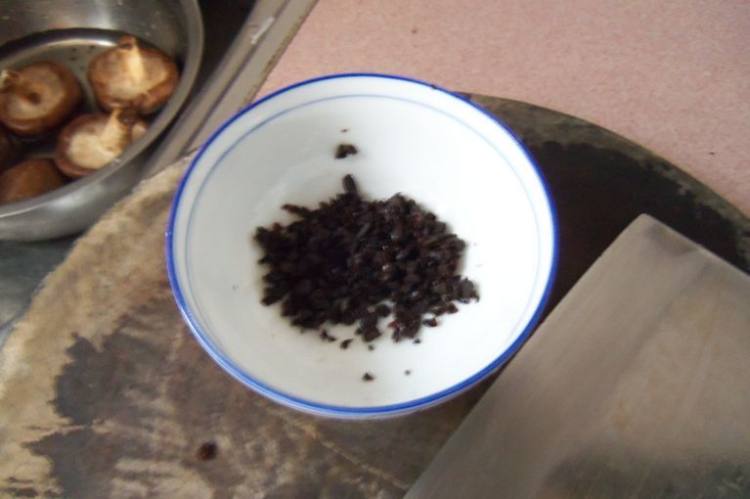 豆豉香菇蒸排骨步骤2
