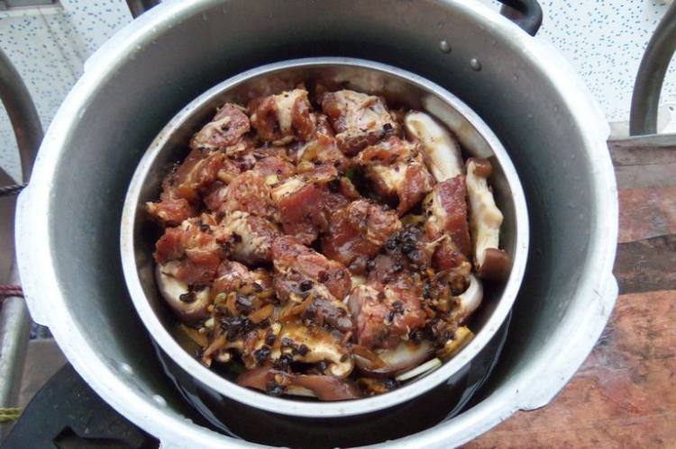 豆豉香菇蒸排骨步骤6