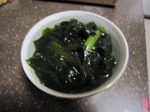 野生荠菜排骨汤步骤3