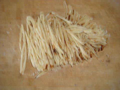 白菜肉炒饼步骤1