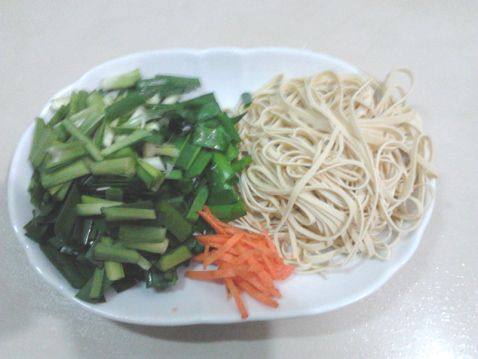 韭菜炒豆腐丝儿步骤2