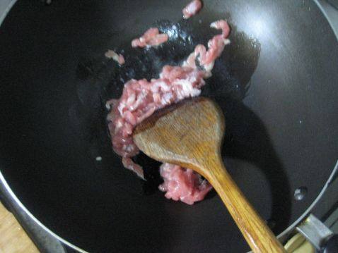 韭菜肉丝炒千张步骤3