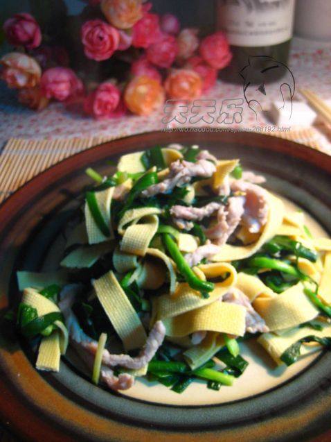 韭菜肉丝炒千张步骤6