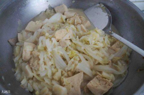 白菜顿冻豆腐步骤4