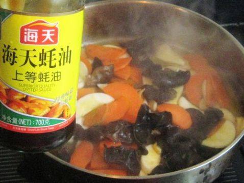 黑木耳炒杏鲍菇步骤7