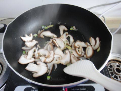 香菇小白菜步骤5