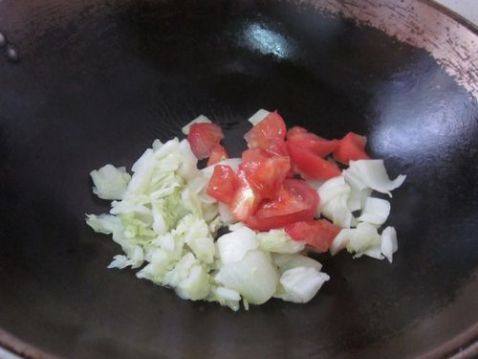 番茄扒白菜步骤3