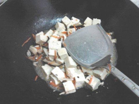 香菇炒豆腐步骤6