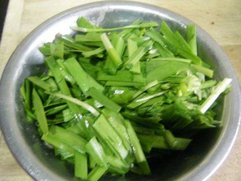 豆腐炒韭菜步骤2