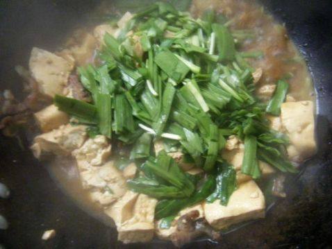 豆腐炒韭菜步骤6
