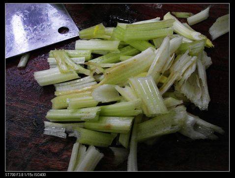 香芹炒卤藕步骤1