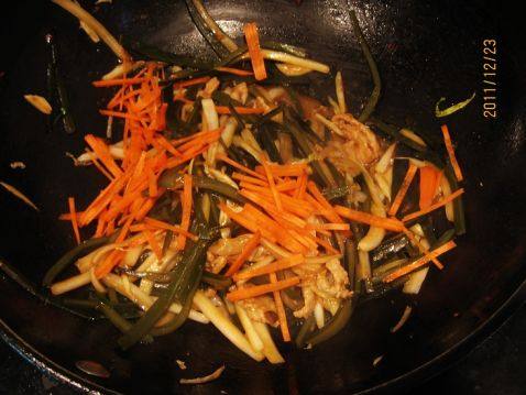 韩式豆酱炒海带丝白菜步骤9