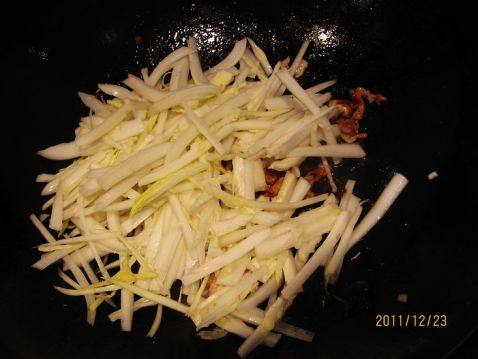 韩式豆酱炒海带丝白菜步骤7