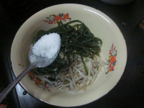 豆芽拌海带步骤2