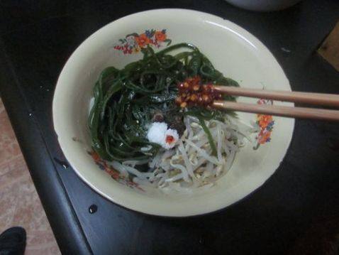 豆芽拌海带步骤7