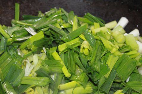 大蒜芹菜炒猪肉步骤6