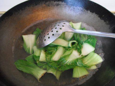 肉末油菜香菇步骤3
