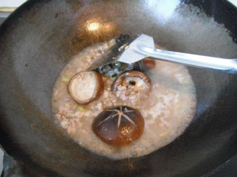 肉末油菜香菇步骤7