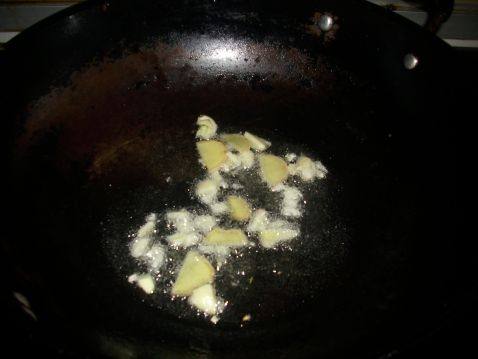 腐竹炒白菜步骤1