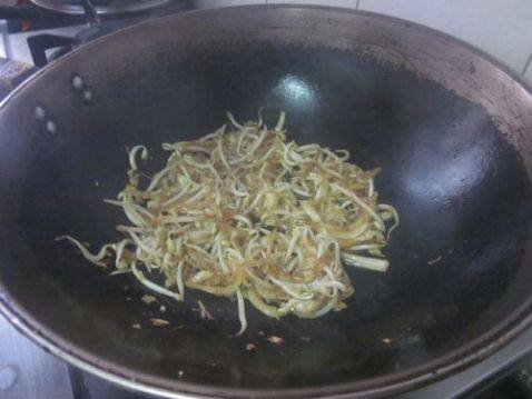 白菜丝炒豆芽步骤9