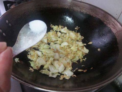 海米炒白菜步骤8