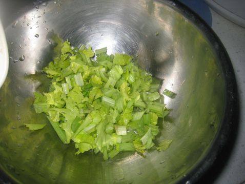 香芹玉米蒸肉饼步骤2