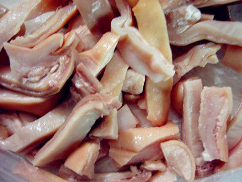 香菇黄花菜炖猪肚步骤1