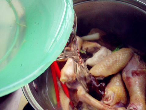 木耳炖鸡步骤9