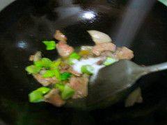 榛蘑炖白菜步骤5