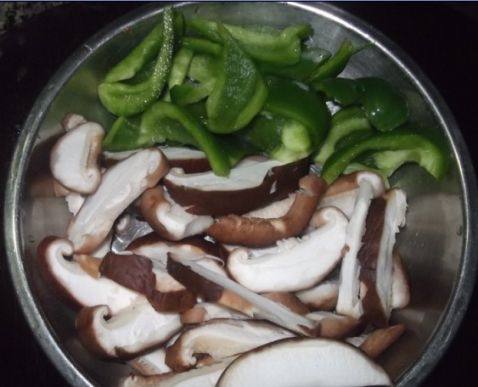 DIY香菇烧栗子步骤3