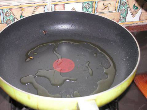 鲜虾炒香菇步骤2