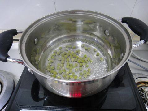 青豆玉米麦片粥步骤1