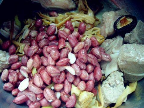 香菇金针花生炖排骨步骤11
