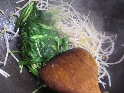 韭菜绿豆芽步骤6