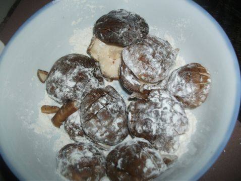 红酒煎香菇步骤2