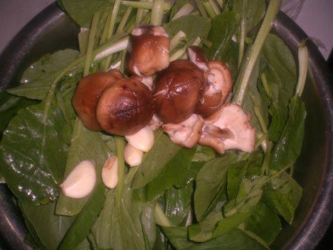 蚝油青菜香菇步骤1