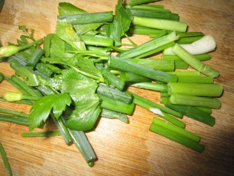 芹香包菜步骤1