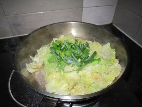 芹香包菜步骤5