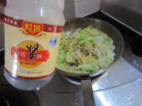 芹香包菜步骤4