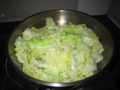芹香包菜步骤3