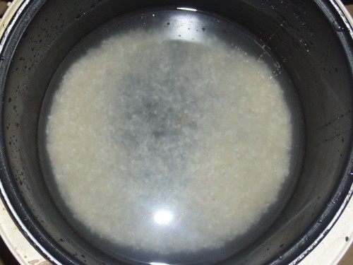 大米红薯粥步骤1