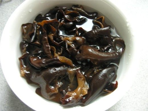 黑木耳炒油菜步骤1