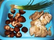 耗油烩双菇 步骤1