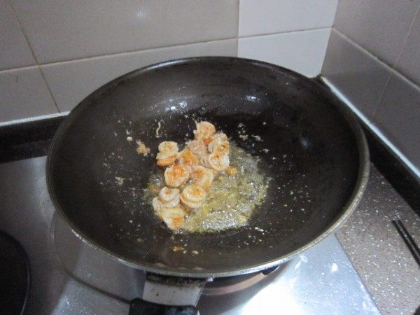虾球芹菜步骤4