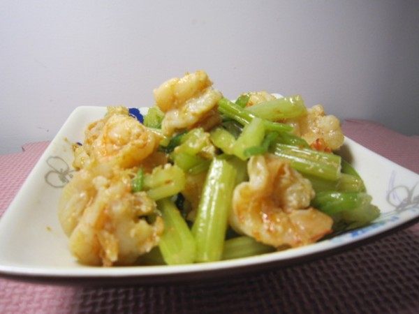 虾球芹菜步骤6