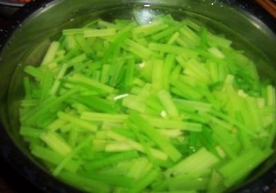 腐竹芹菜步骤5