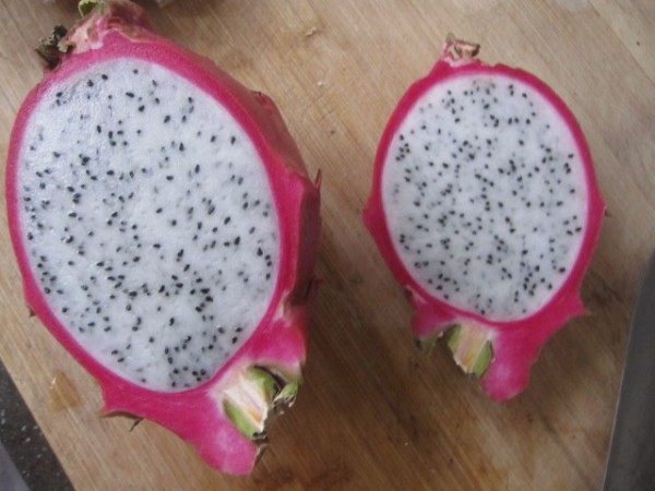椰香水果舟步骤1