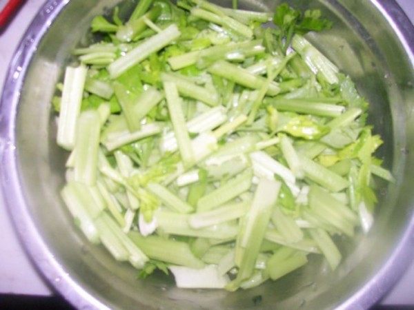 豉香芹菜步骤2