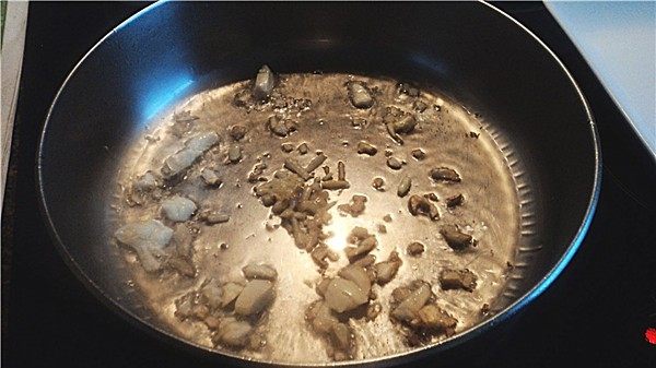 黑木耳炒芹菜肉丝步骤3