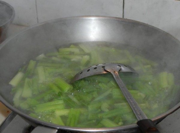 腰果西芹步骤2
